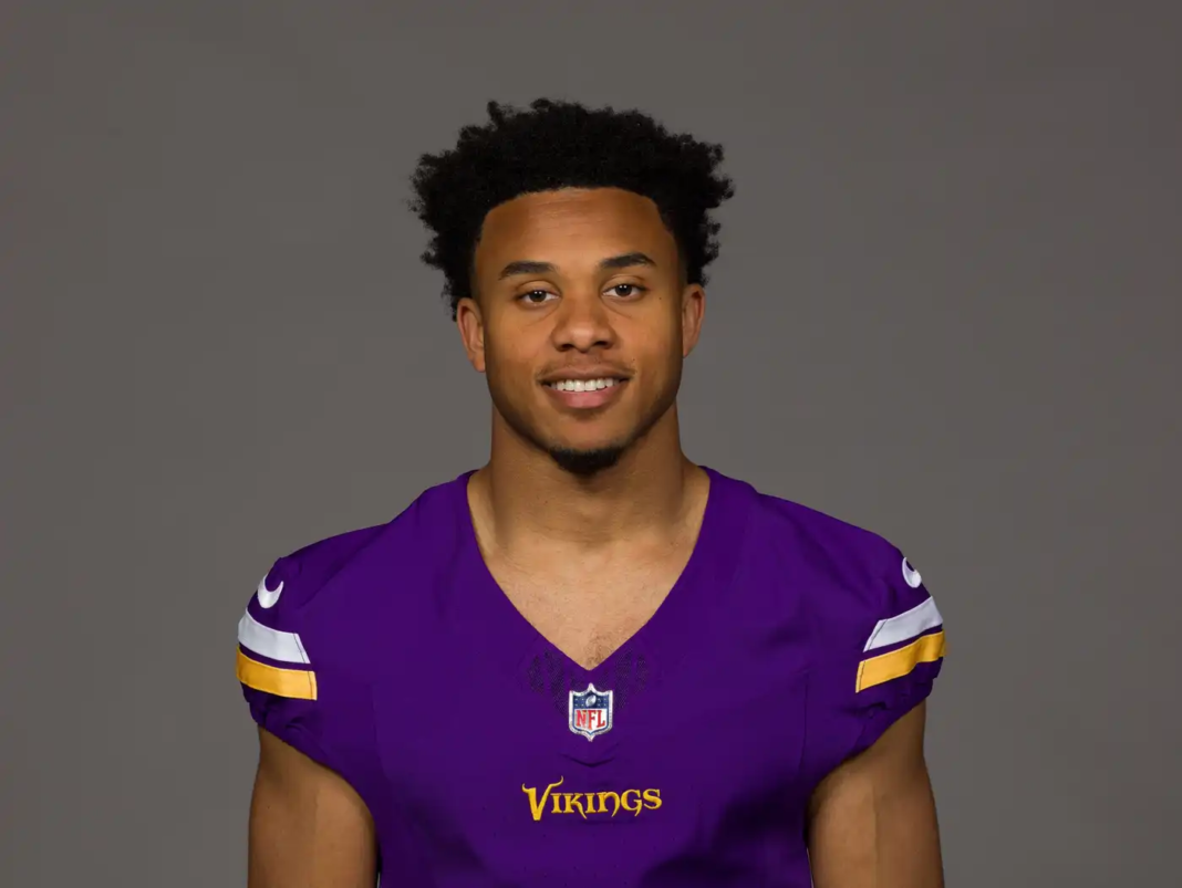 Vikings Receiver Rondale Moore Dies at 24 in Suspected Self-Inflicted Shooting Vikings Receiver Rondale Moore Dies at 24 in Suspected Self-Inflicted Shooting